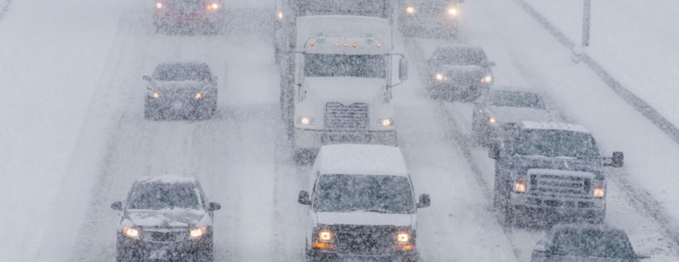 Traffic travelling in winter
